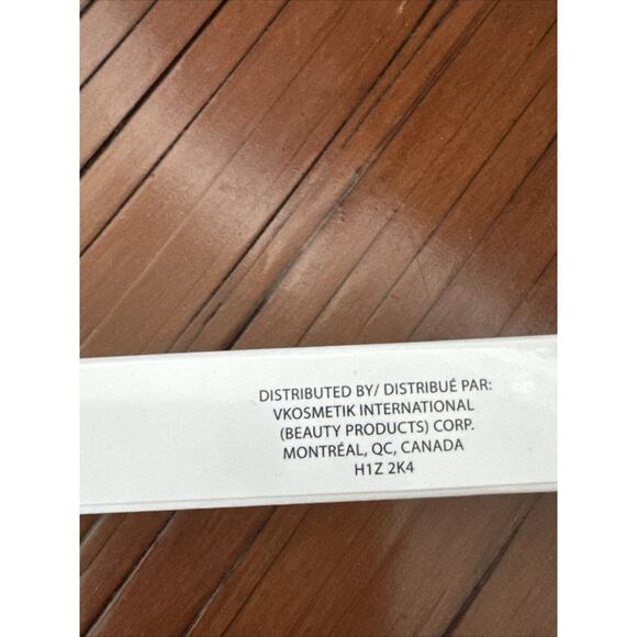 V KOSMETIK Eyeshadow Primer .20 Oz. Shade Light Medium Brand New In Box - Picture 4 of 5